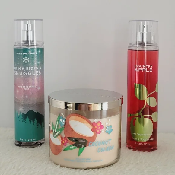 ⭕️SOLD⭕Bath & Body Works Sleigh Rides Snuggles Country Apple Mist Coconut Candle - Picture 1 of 8